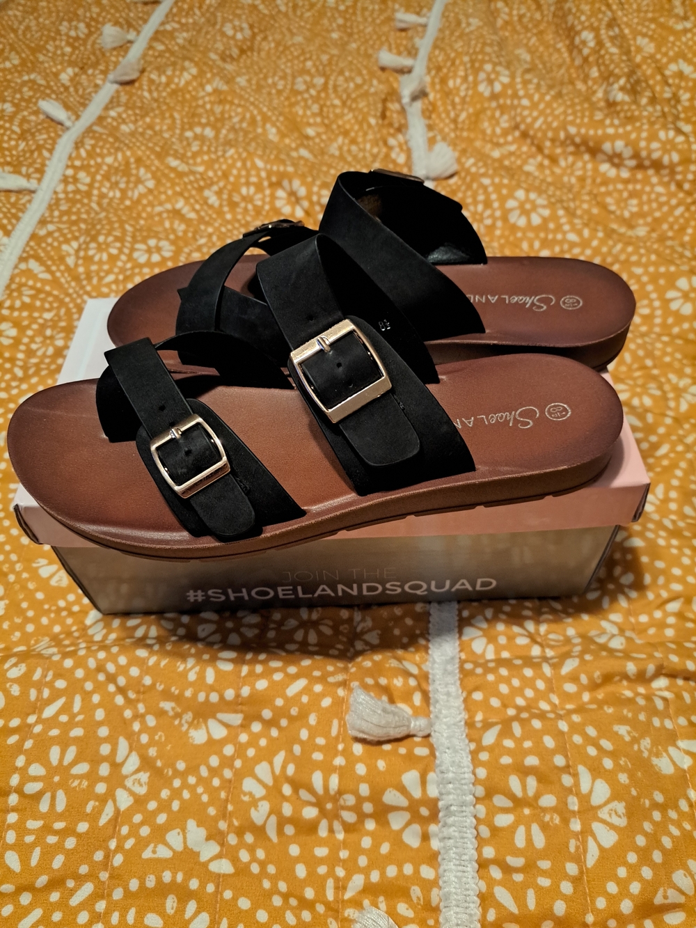 SHOE LAND Casual Black Buckle Slide Sandals for Women,EUC, super cute